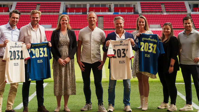 Signing PSV